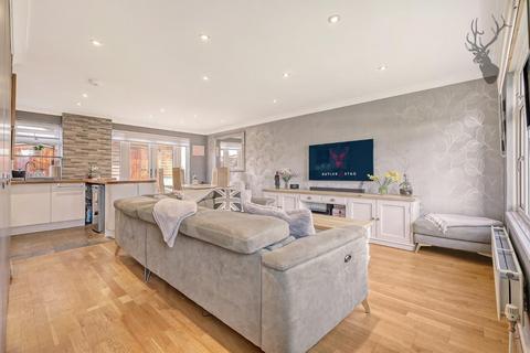 19 The Gladeway, Waltham Abbey, EN9 1LL