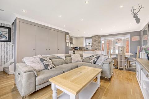 19 The Gladeway, Waltham Abbey, EN9 1LL