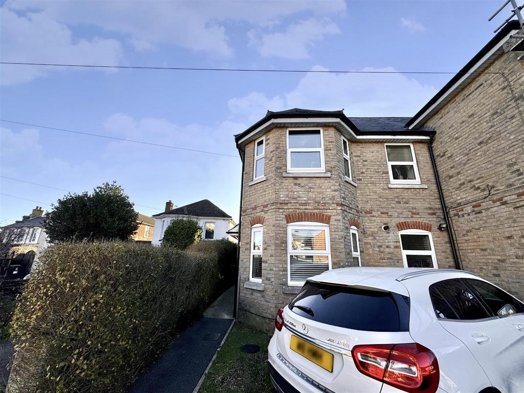 Nursery Road, Bournemouth 2 bed £1,300 pcm (£300 pw)