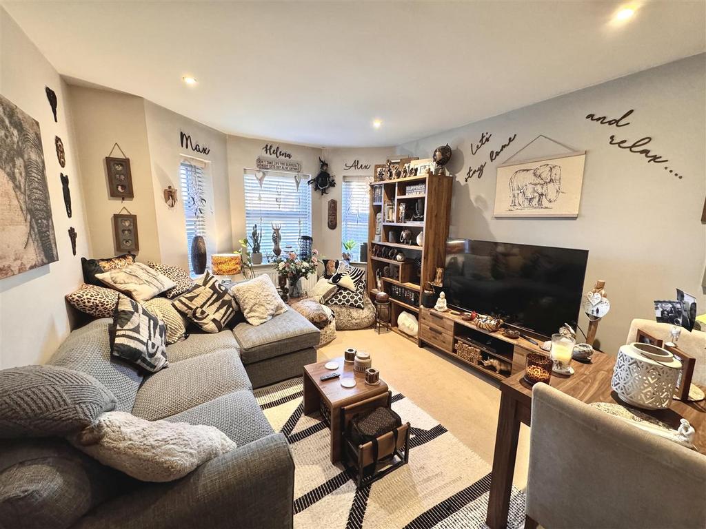 Nursery Road, Bournemouth 2 bed £1,300 pcm (£300 pw)