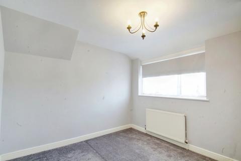 3 bedroom terraced house to rent, Whitethorn Avenue, West Drayton UB7