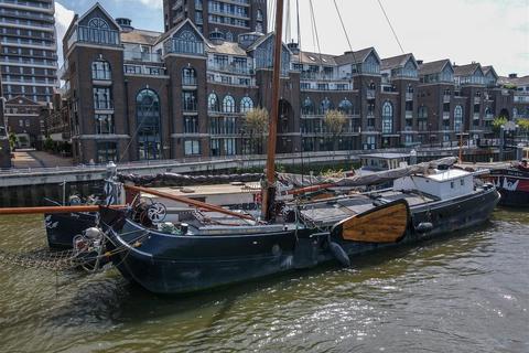 3 bedroom houseboat for sale, Clove Hitch Quay, London SW11