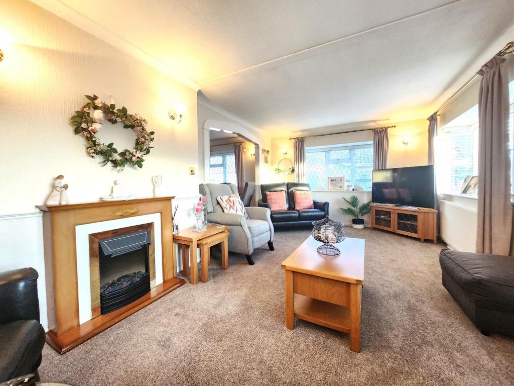 Langley Common Road, Barkham 2 bed park home for sale £210,000
