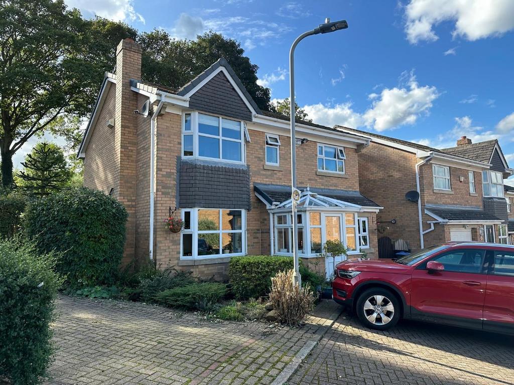 Roundhead Fold, Apperley Bridge, Bradford 4 bed detached house for sale