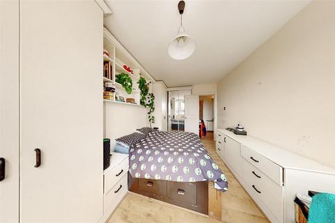 2 bedroom apartment for sale, Roman Road, London E2