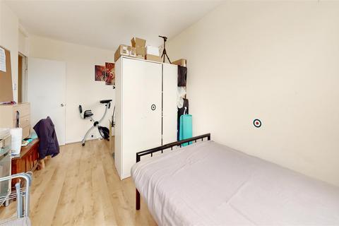 2 bedroom apartment for sale, Roman Road, London E2