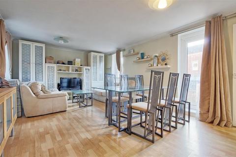 23 Augustus Close, Cambridge, CB4 2UD