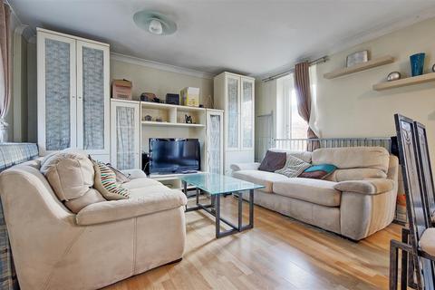 23 Augustus Close, Cambridge, CB4 2UD