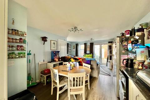 5 bedroom end of terrace house for sale, Coningsby Walk, Gloucester GL2