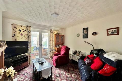3 bedroom semi-detached house for sale, Eardisland Road, Gloucester GL4