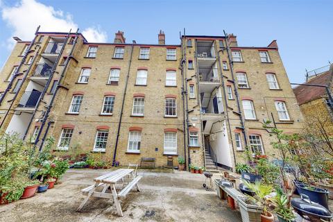 52, Shepton Houses Welwyn Street, London, E2 0JN