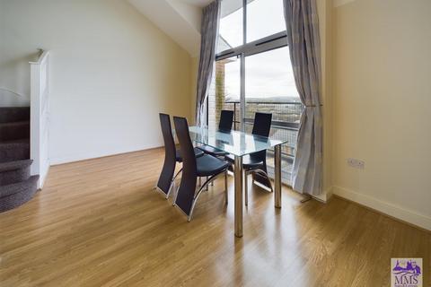 2 bedroom penthouse for sale, Pleasant Row, Gillingham