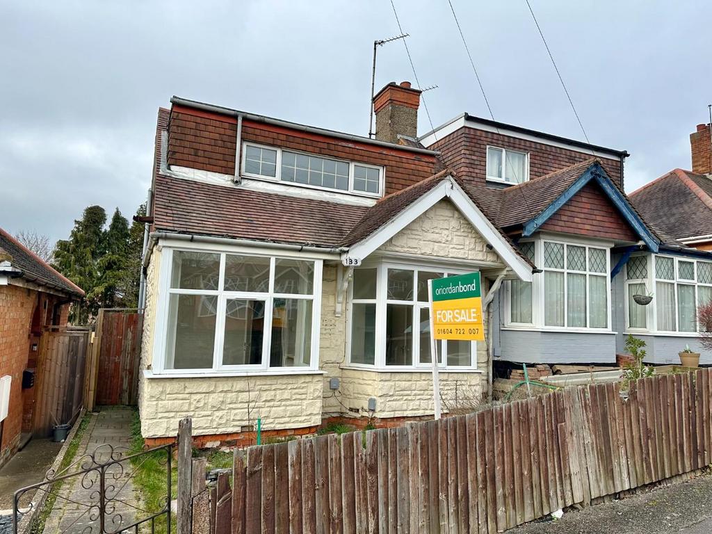 Ruskin Road, Kingsthorpe, Northampton NN2 4 bed semidetached house for