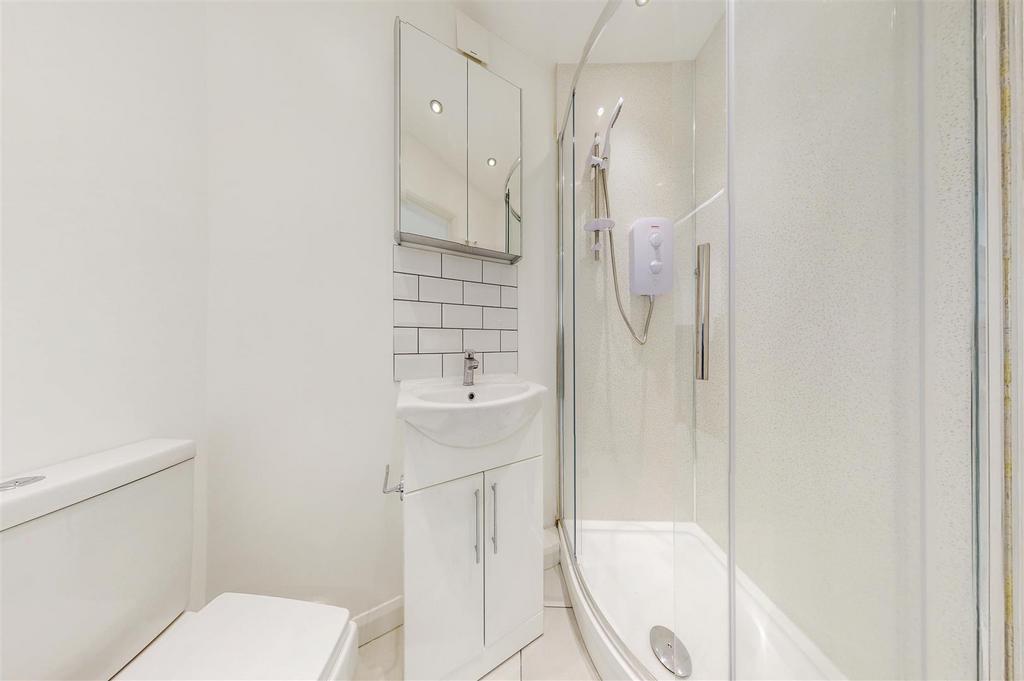 105 Whitechapel Road - Knan1 VKb Lr Dx2w Mg Kd FJ.jpg