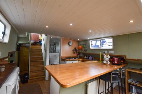 2 bedroom houseboat for sale, Chelsea Harbour, London SW10
