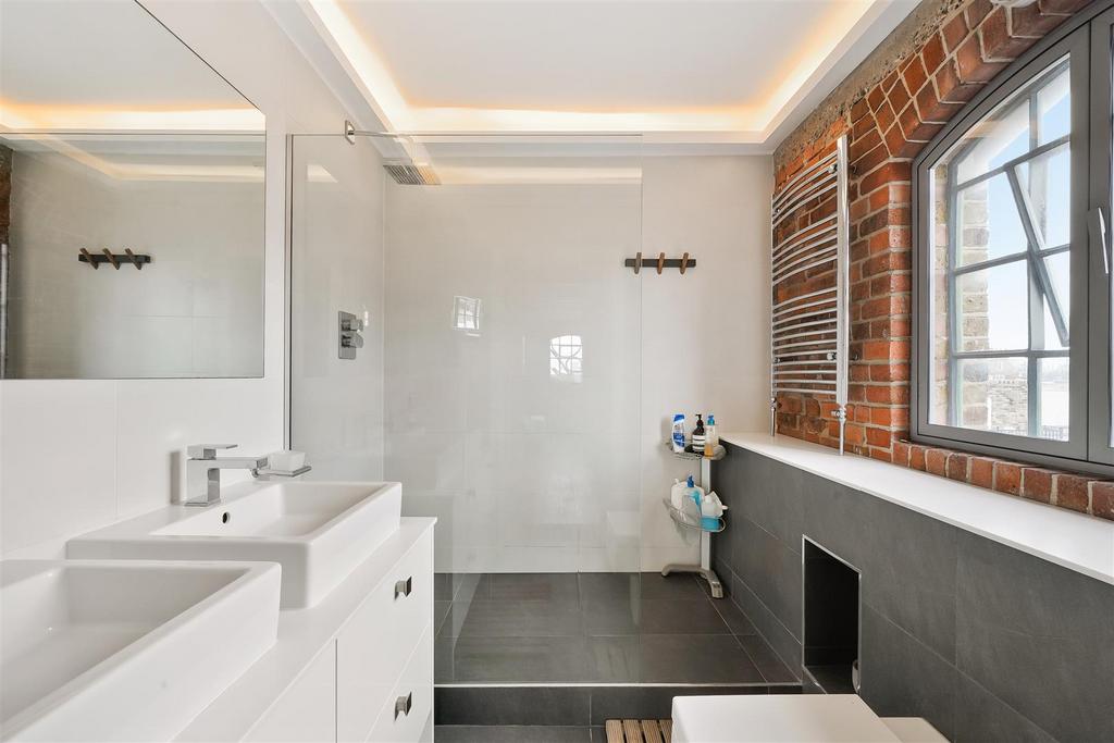 Flat 4 45 derbyshire street - e BG9 Ng V1y Mf8 Q2 RDe CKt