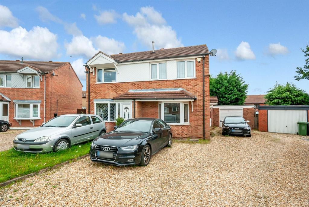 Digby Close, Lincoln 2 bed semidetached house £800 pcm (£185 pw)