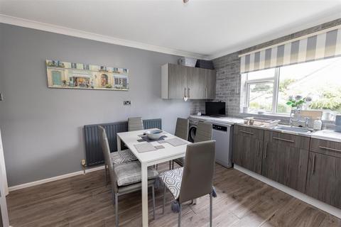 217 Constable Avenue, Clacton-on-sea, CO16 8XE