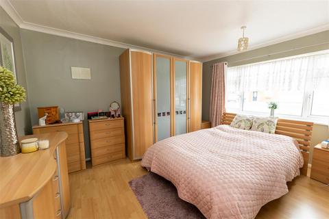 217 Constable Avenue, Clacton-on-sea, CO16 8XE