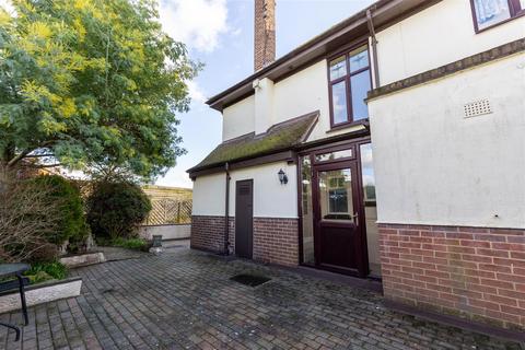 5 bedroom detached house for sale, Uplands Road, Clacton-On-Sea