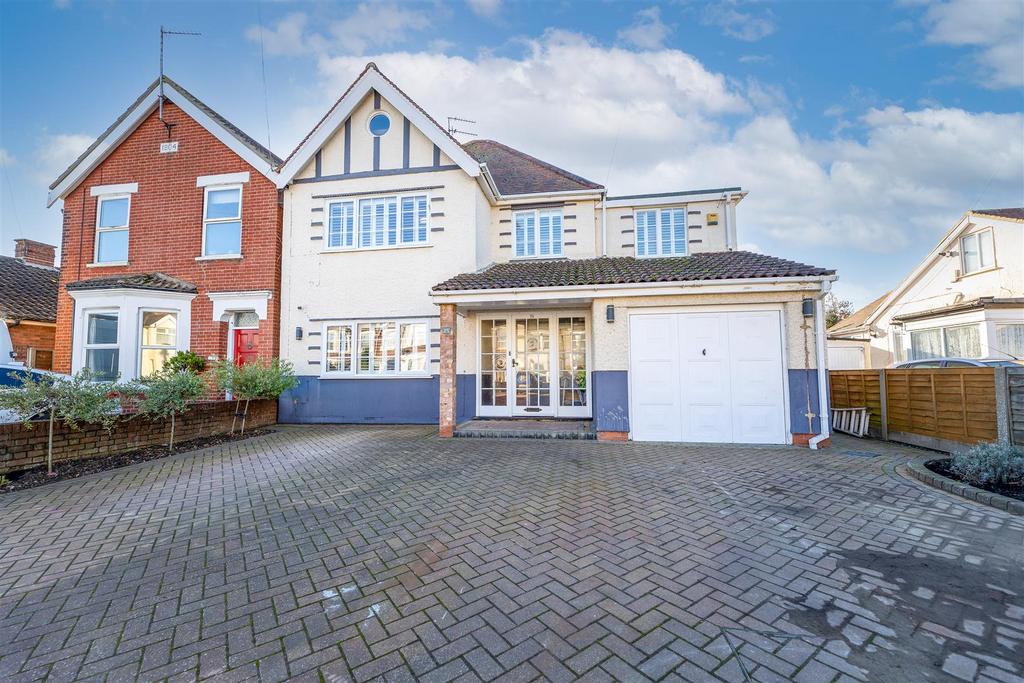 Thoroughgood Road, ClactonOnSea 4 bed detached house £400,000