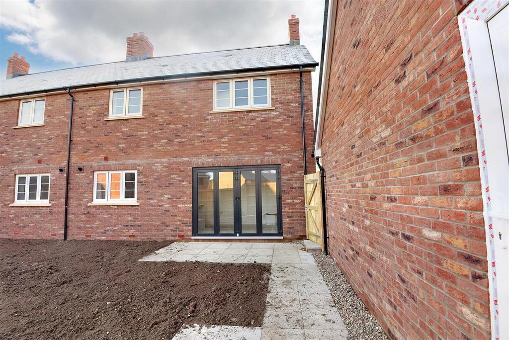 Shillingstone Lane, Okeford Fitzpaine, Blandford Forum 3 bed semi