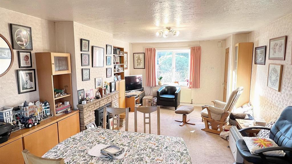 Blackberry Lane, Four Oaks, Sutton Coldfield 3 bed semidetached house