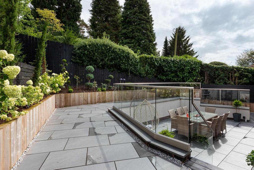 Birchall Lane, Leek ST13 4 bed detached house £850,000