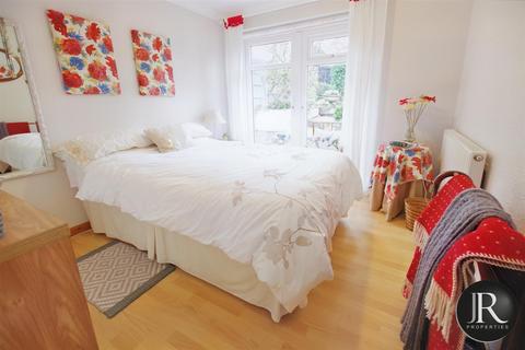 26 Riders Way, Rugeley, WS15 2LZ