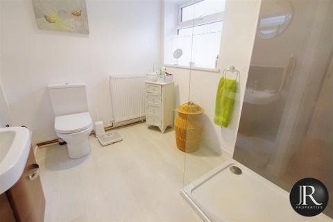 26 Riders Way, Rugeley, WS15 2LZ