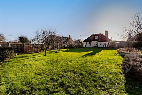 4 bedroom detached house for sale, Dormy Houses, East Road, East Mersea CO5