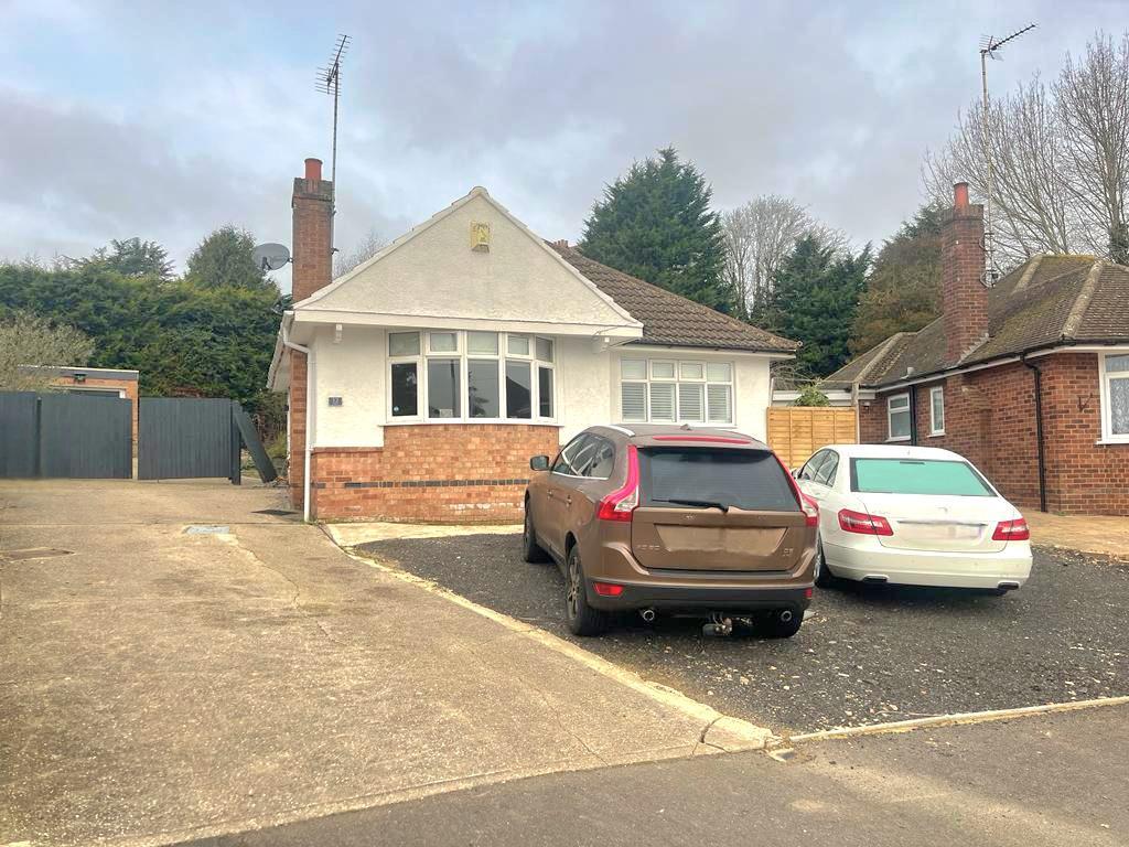 Greenfield Avenue, Kettering, Northamptonshire NN15 2 bed detached