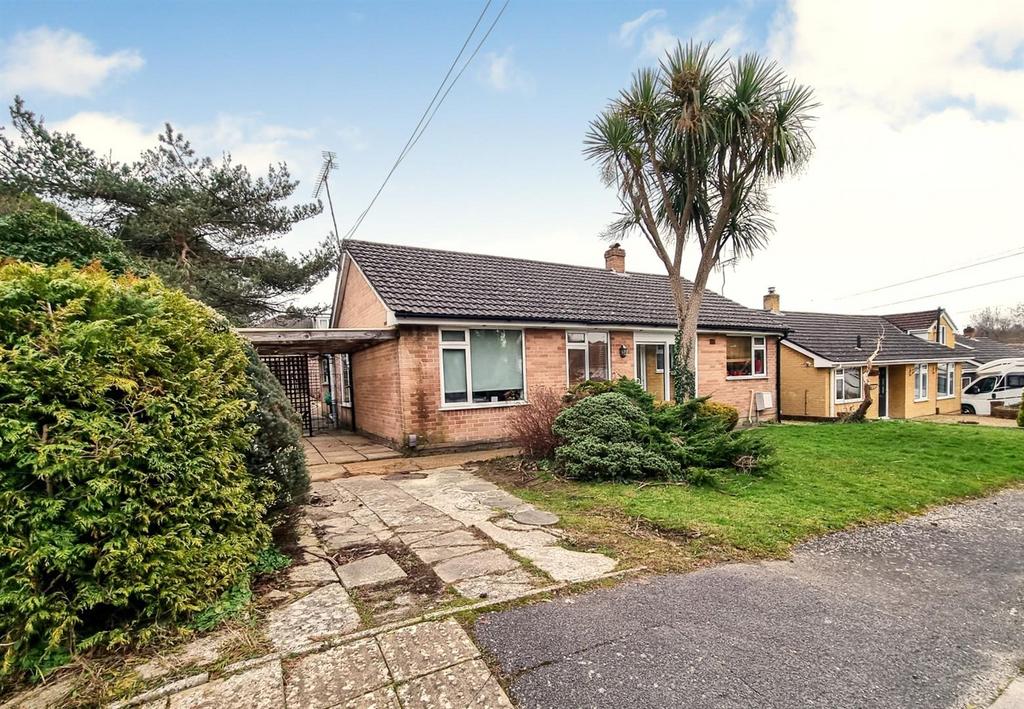 South Park Road, Poole BH12 4 bed detached bungalow for sale £360,000