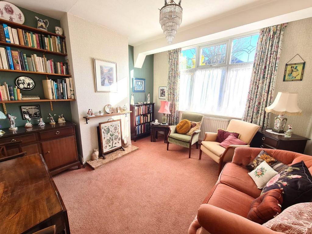 Lyndon Avenue, Wallington 3 bed semidetached house for sale £495,000