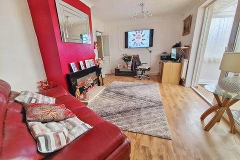 11 Bryngolau, Tonyrefail, Porth, CF39 8HW