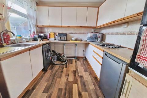 11 Bryngolau, Tonyrefail, Porth, CF39 8HW
