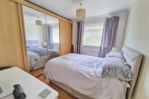 11 Bryngolau, Tonyrefail, Porth, CF39 8HW