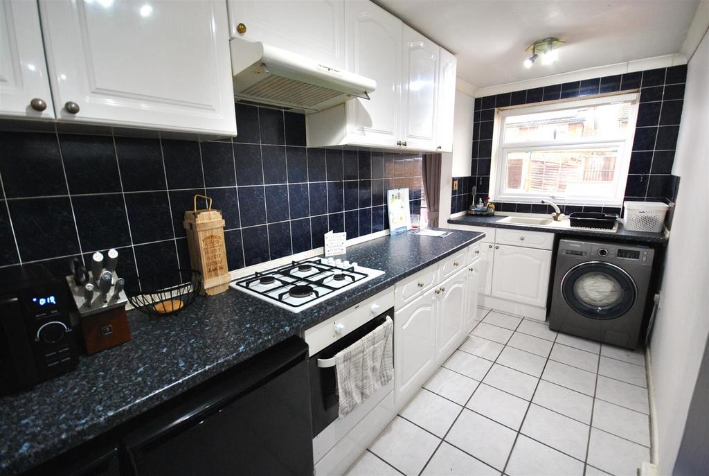 9768kitchen.JPG