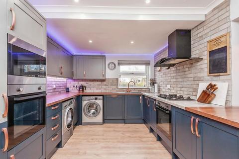 53 Bell Mount View, Leeds, LS13 2JD