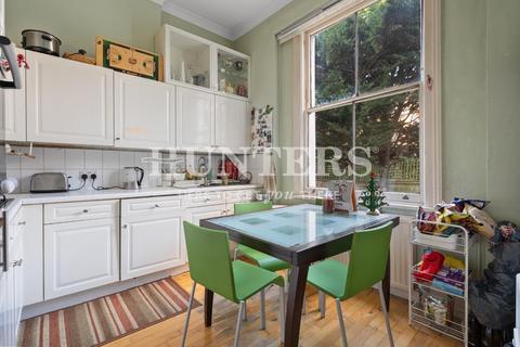 3 bedroom flat for sale, Belsize Road, London, NW6