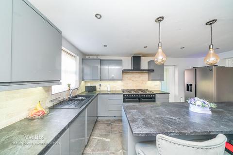 2 Hinges Road, Bloxwich, Walsall, WS3 2LL