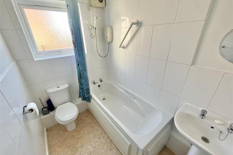 Flat 20, Beech Court Beech Grove, Sale, M33 6RF