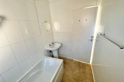 Flat 20, Beech Court Beech Grove, Sale, M33 6RF