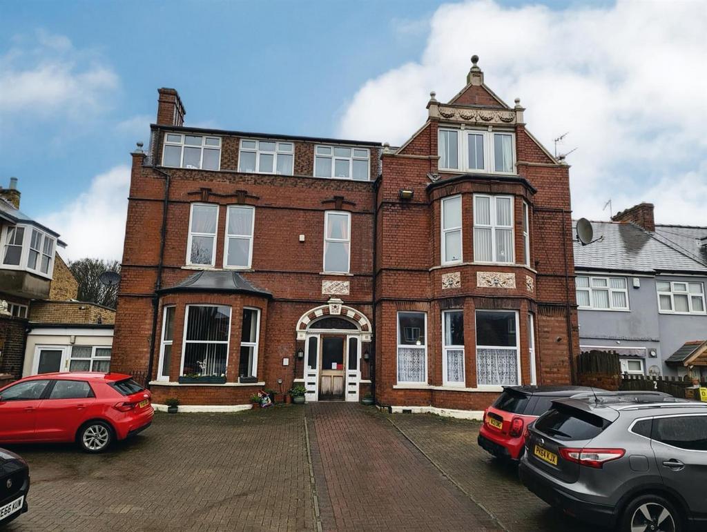 Turmer House Flats, Canton Villas, Bridlington, YO15 2HW 10 bed block