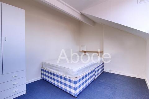 2 bedroom house to rent, Harold Avenue, Hyde Park, Leeds