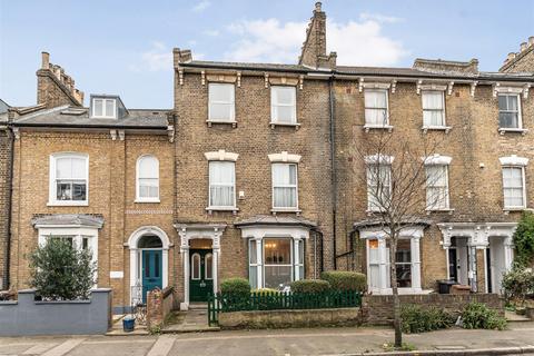 36 Cricketfield Road, London, E5 8NS