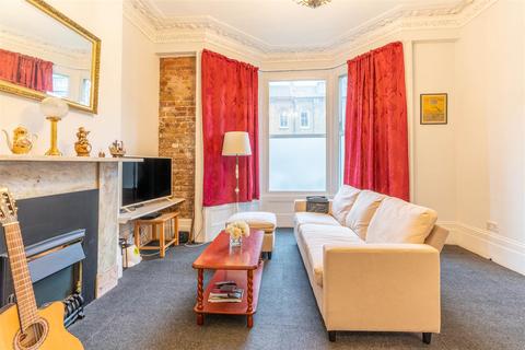 36 Cricketfield Road, London, E5 8NS