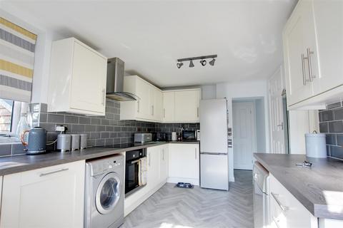 4 bedroom detached house for sale, Commercial Road, Alford LN13