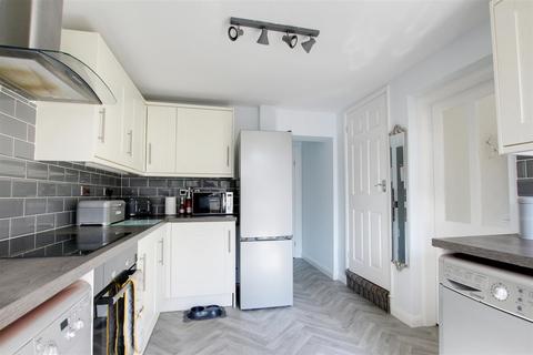 4 bedroom detached house for sale, Commercial Road, Alford LN13