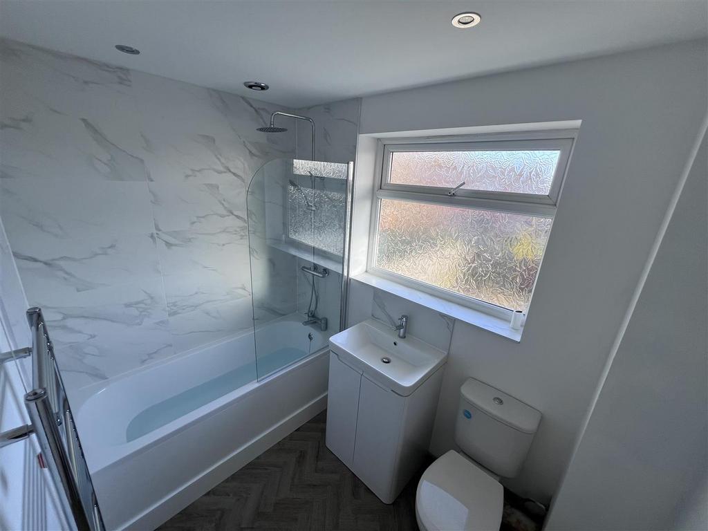 John Eve Way, Market Deeping 3 bed property to rent £1,200 pcm (£277 pw)